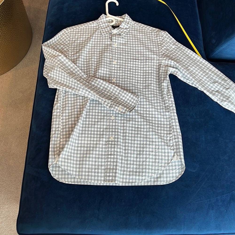 Perfect condition mens small gray and white checkered J Crew long sleeve button